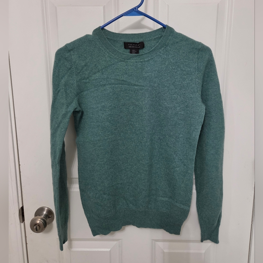 Tahari Women's 100% Cashmere Crewneck Sweater in Teal Green Size M